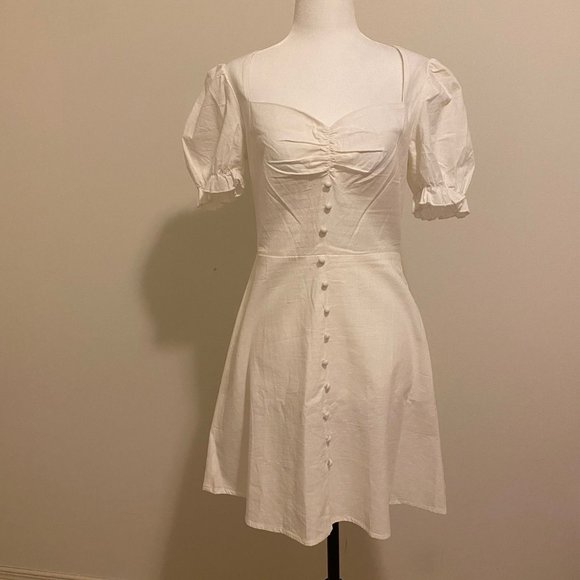 Mini White Dress with puff - Picture 1 of 4